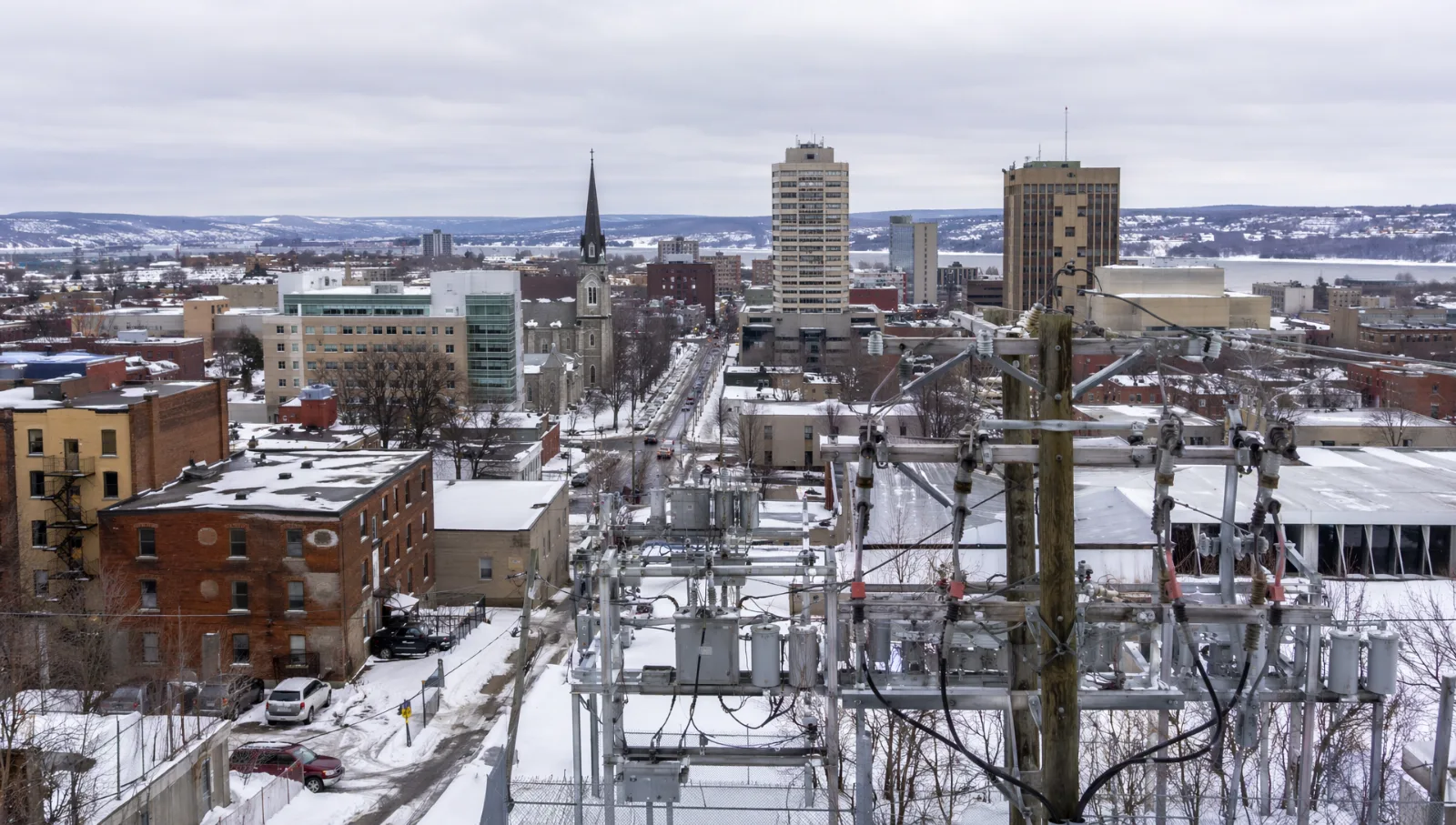 Réseau de distribution électrique municipal en hiver